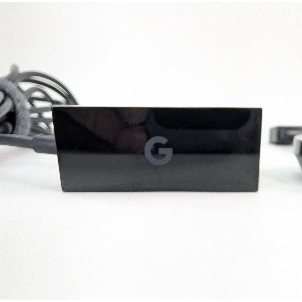 Google Chromecast Ultra 4K HDR Streaming Media Player Black NC2-6A5-D with Power - Picture 4 of 8